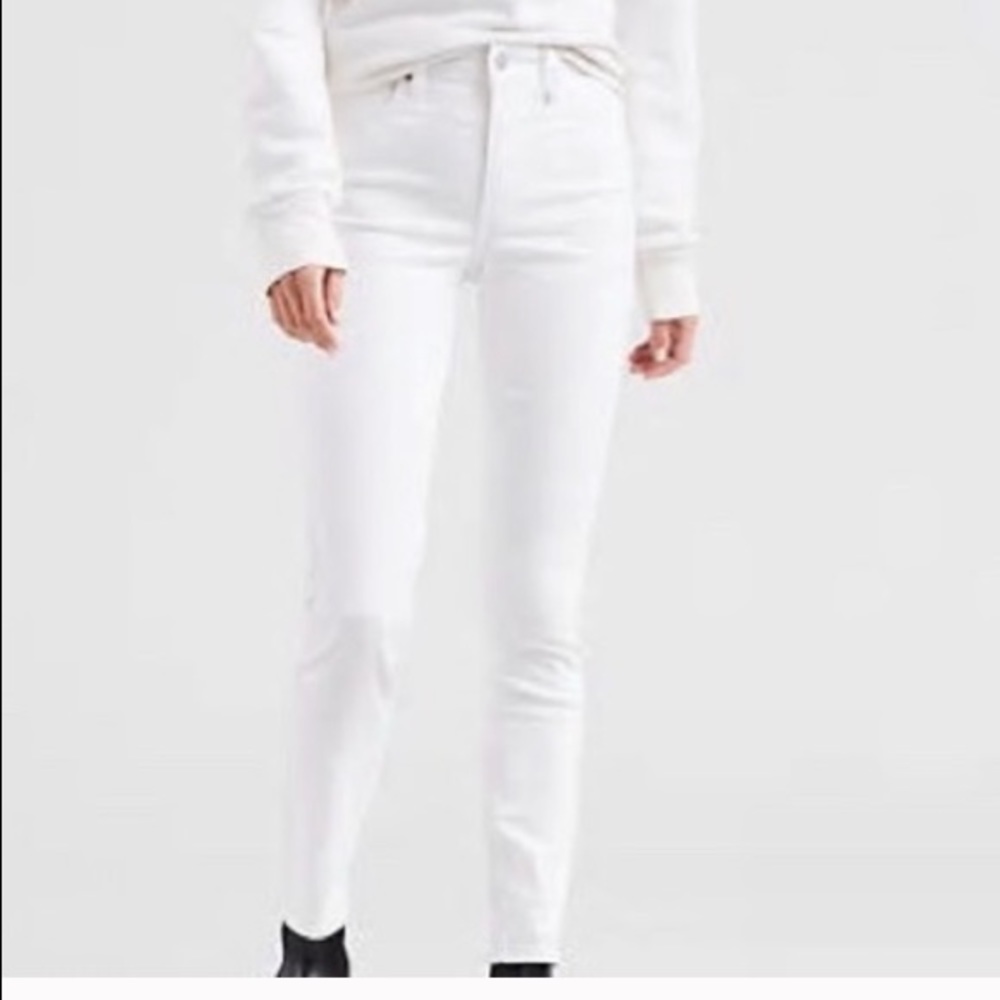 Levi's 712 Slim Fit Mid-Rise